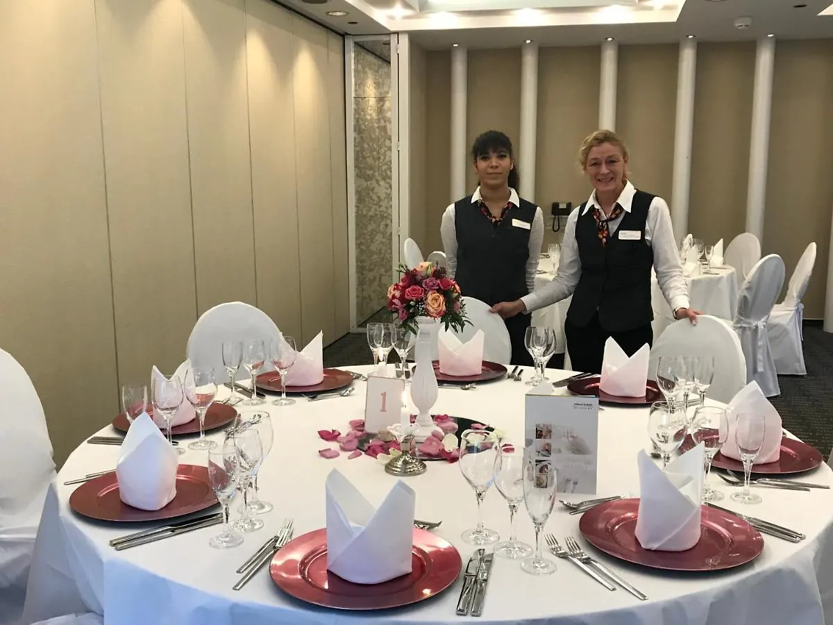 施瓦滕雷莱克萨沃德酒店 斯图加特 4*,